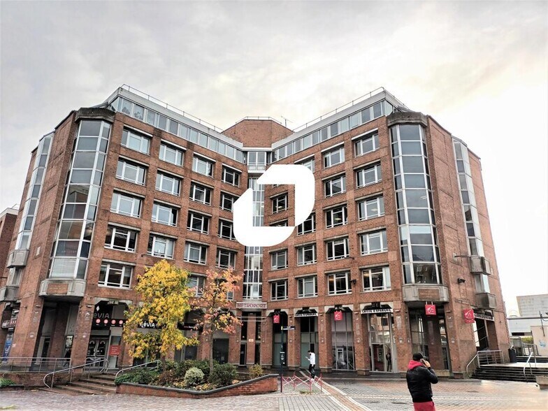 10 Place Salvador Allende, Villeneuve-d'Ascq for lease - Building Photo - Image 1 of 12