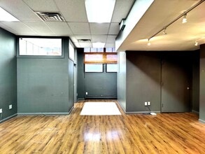 226 E 54th St, New York, NY for sale Interior Photo- Image 1 of 7