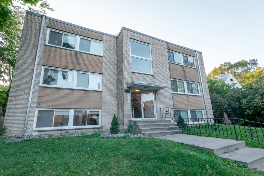3018 30th Ave S, Minneapolis, MN à vendre - Photo du bâtiment - Image 1 de 14