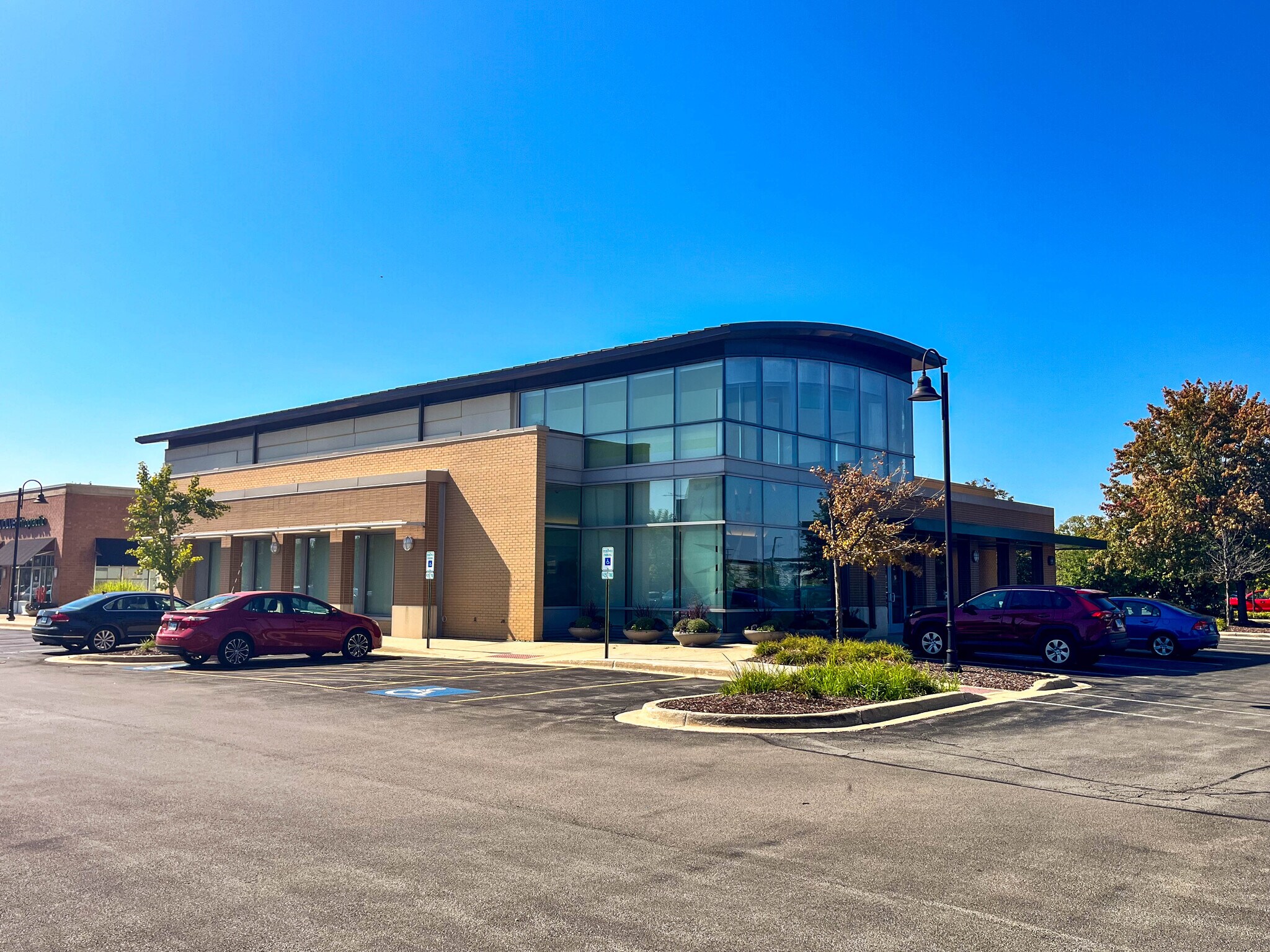 1823 Freedom Dr, Naperville, IL à vendre Photo principale- Image 1 de 7