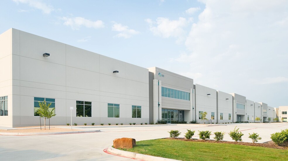 100 Northpark Central Dr, Houston, TX for lease - Building Photo - Image 2 of 9