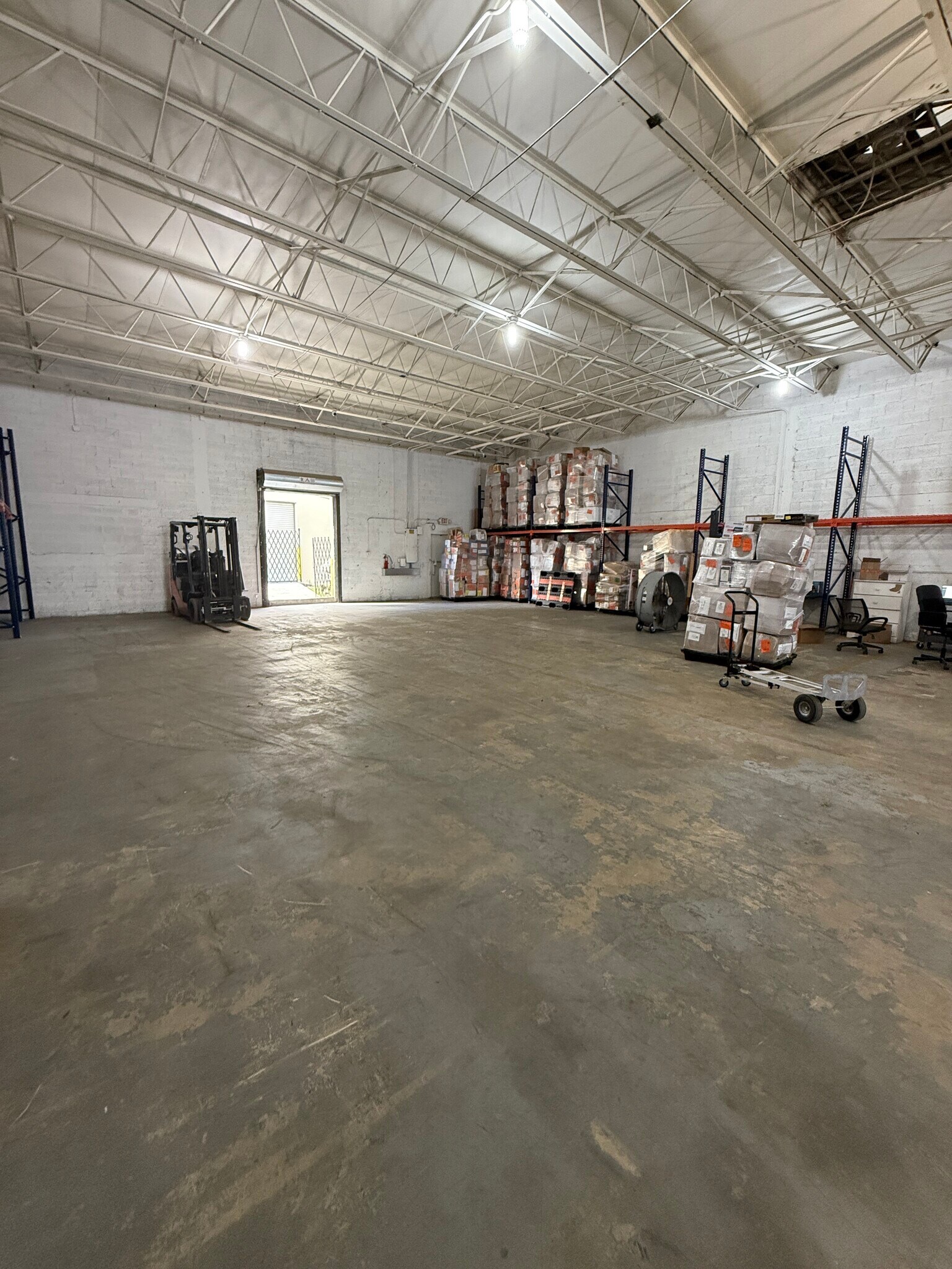 220 W 24th St, Hialeah, FL à vendre Photo intérieure- Image 1 de 1