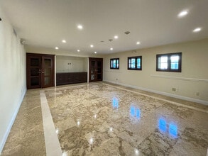 133 Sevilla Ave, Coral Gables, FL for lease Building Photo- Image 1 of 6