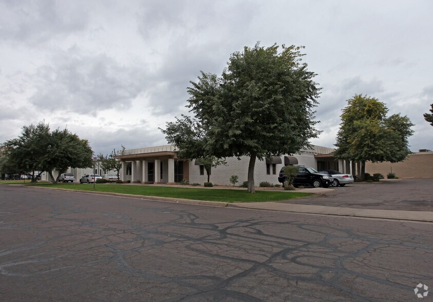 2632 S 24th St, Phoenix, AZ à louer - Photo du bâtiment - Image 3 de 3