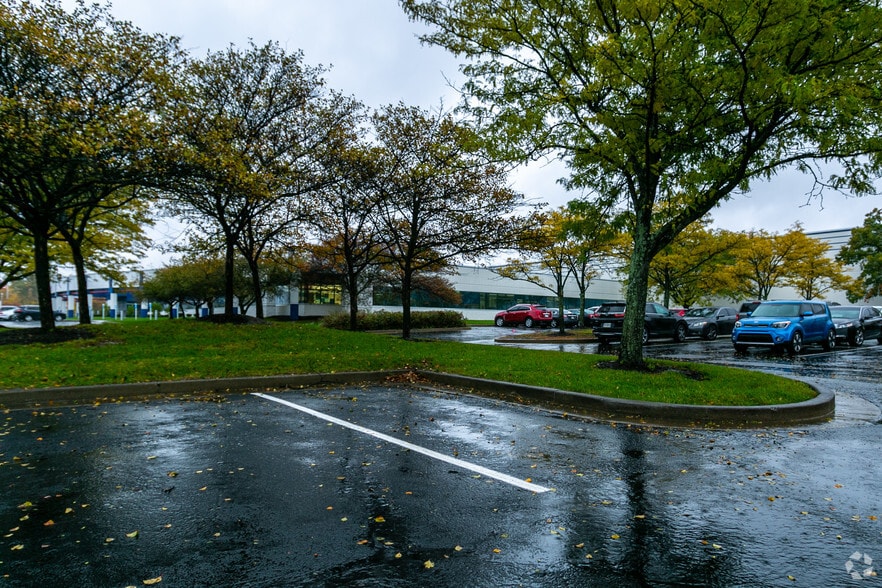 9999 E 121st St, Fishers, IN for lease - Primary Photo - Image 1 of 11