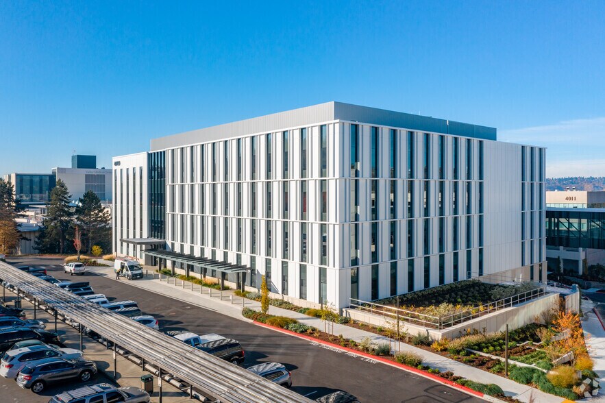 4009 Talbot Rd S, Renton, WA à louer - Photo du bâtiment - Image 2 de 7