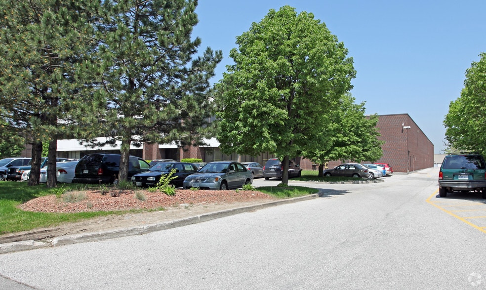200 Bentley St, Markham, ON for lease - Building Photo - Image 2 of 14