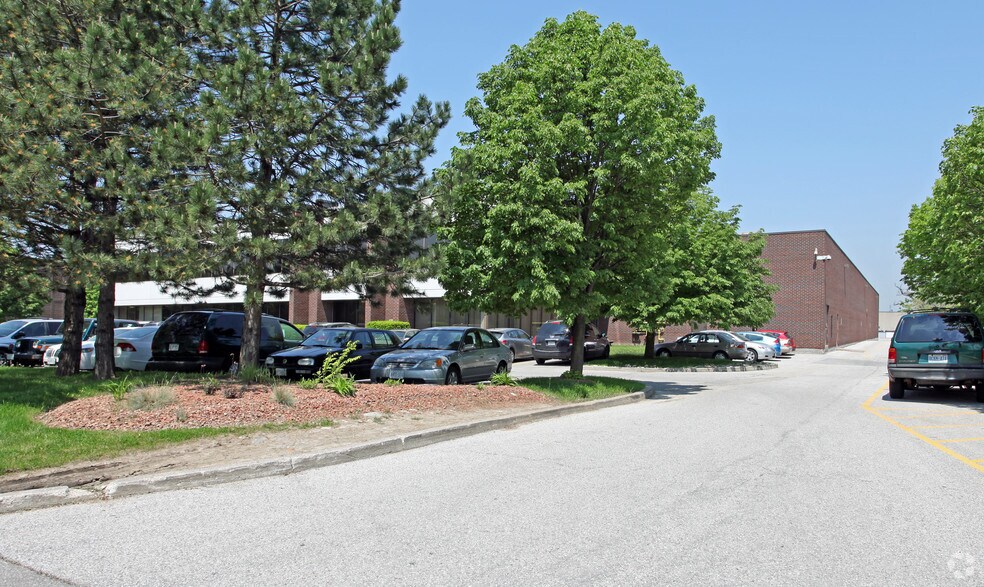 200 Bentley St, Markham, ON à louer - Photo du bâtiment - Image 2 de 14