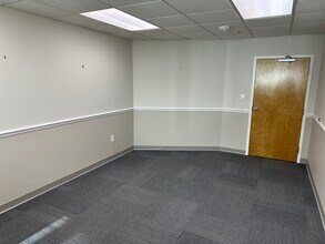 498 Palm Springs Dr, Altamonte Springs, FL for lease Interior Photo- Image 2 of 2