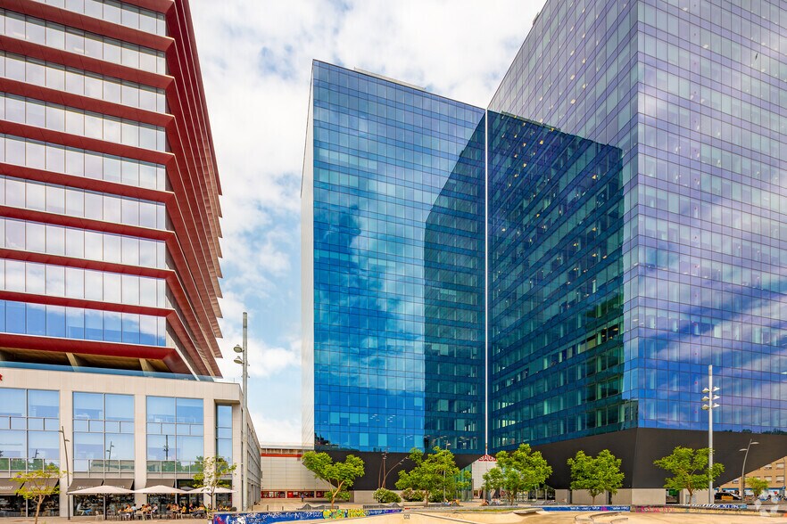 Espace de cotravail dans Barcelone, Barcelona à louer - Photo du bâtiment - Image 2 de 3