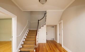 43 Crown St, Kingston, NY for lease Interior Photo- Image 2 of 15