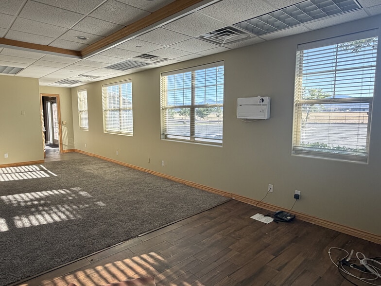 7478 S Campus View Dr, West Jordan, UT for lease - Building Photo - Image 3 of 8