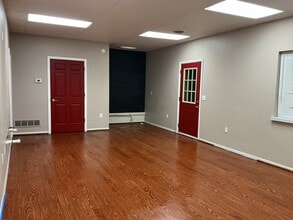 399 Old Germantown Rd, Germantown Hills, IL for lease Interior Photo- Image 2 of 10