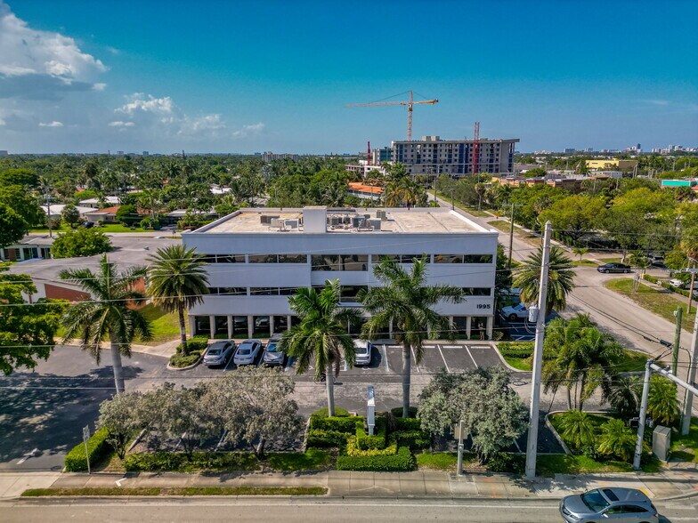 1995 E Oakland Park Blvd, Fort Lauderdale, FL à louer - Photo du bâtiment - Image 2 de 45