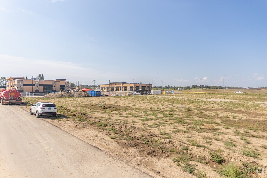 5 Ballpark Way, Spruce Grove, AB for lease - Building Photo - Image 3 of 3