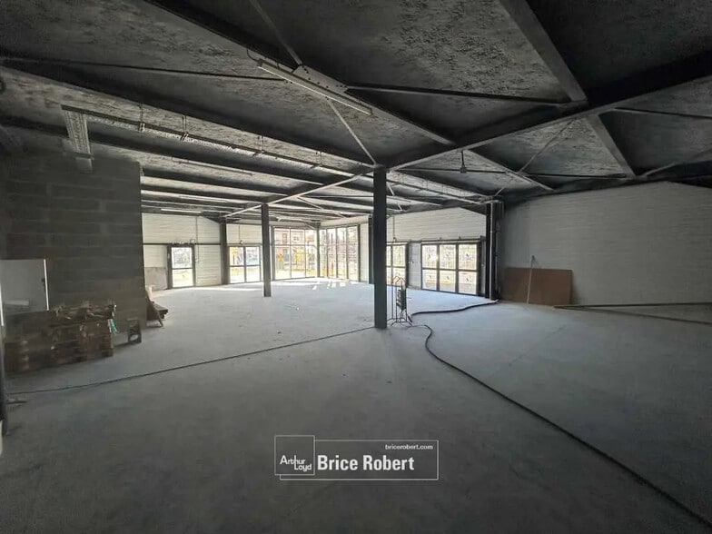 Flex in Décines-Charpieu for sale - Interior Photo - Image 2 of 6