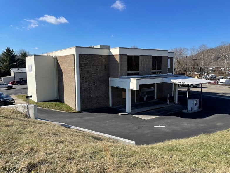 501 Railroad Ave, Richlands, VA for sale - Building Photo - Image 2 of 4