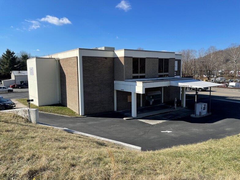 501 Railroad Ave, Richlands, VA à vendre - Photo du bâtiment - Image 2 de 4