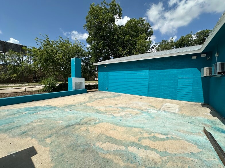 520 S Locust St, Denton, TX à vendre - Photo du bâtiment - Image 3 de 15