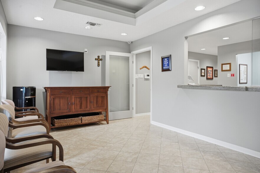 12325 Scarsdale Blvd, Houston, TX à louer - Photo du bâtiment - Image 3 de 29
