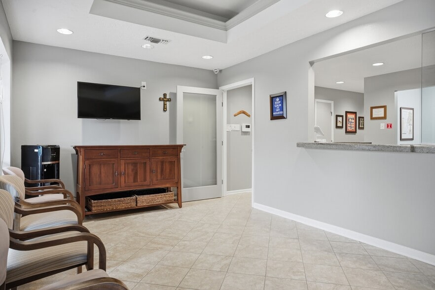 12325 Scarsdale Blvd, Houston, TX à louer - Photo du bâtiment - Image 3 de 29