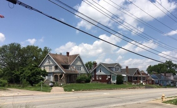 8405-8411 Reading Rd, Cincinnati, OH à vendre - Photo du bâtiment - Image 2 de 3