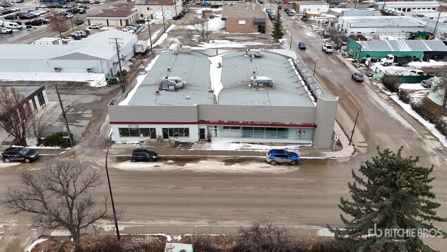 More details for 360 Chaplin St W, Swift Current, SK - Flex for Sale