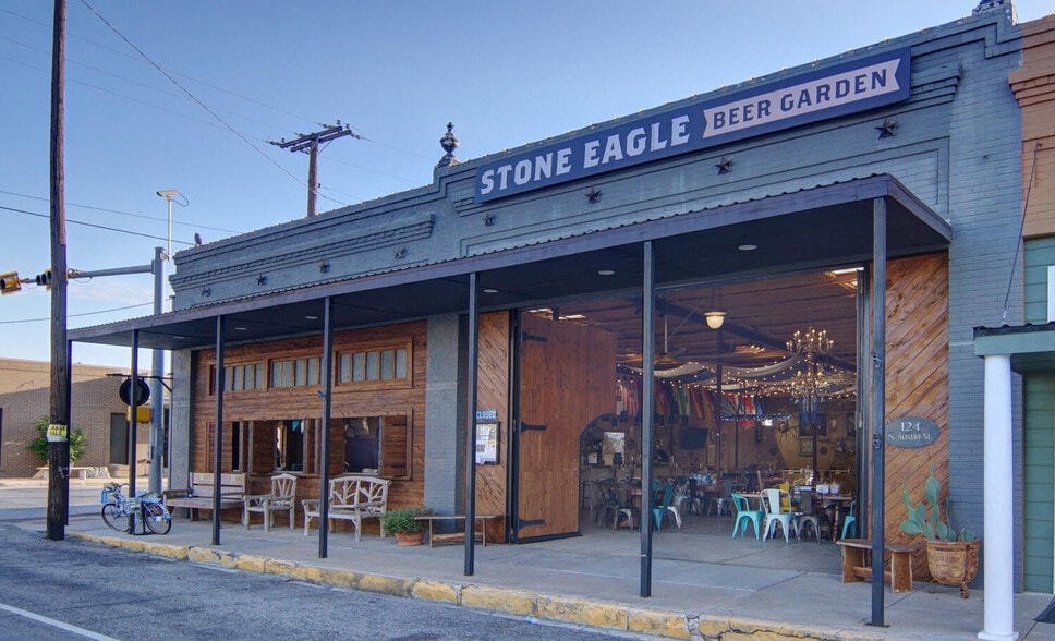 124 Austin st, Comanche, TX for sale - Building Photo - Image 2 of 42