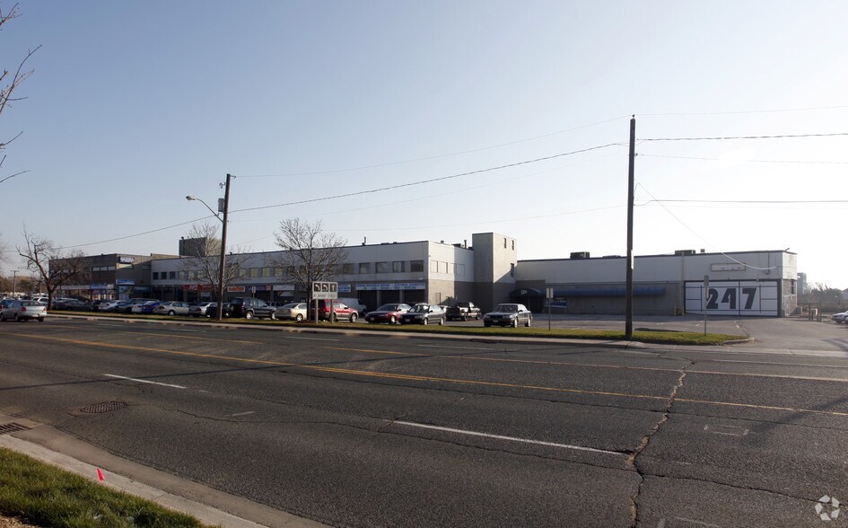 1390-1400 Plains Rd E, Burlington, ON à louer - Photo du bâtiment - Image 3 de 14