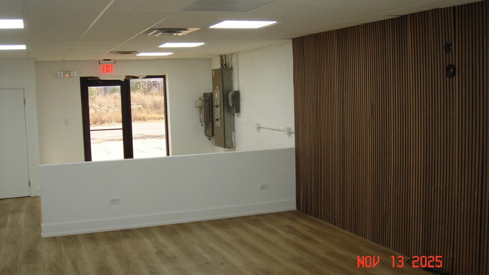 7840-7860 Lehigh Ave, Morton Grove, IL à vendre - Photo du bâtiment - Image 2 de 21