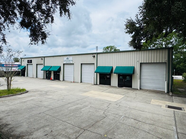 2210 Corporate Square Blvd, Jacksonville, FL à vendre - Photo du bâtiment - Image 1 de 5
