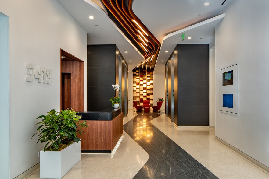3415 S sepulveda Blvd, Los Angeles, CA for lease - Lobby - Image 2 of 21