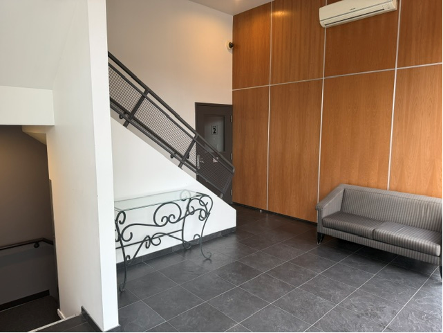 1256 E 6th Ave, Vancouver, BC à louer Hall d’entrée- Image 1 de 8