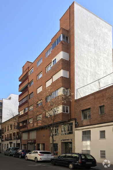 Calle Canarias, 4, Madrid, Madrid à louer - Photo du bâtiment - Image 2 de 2