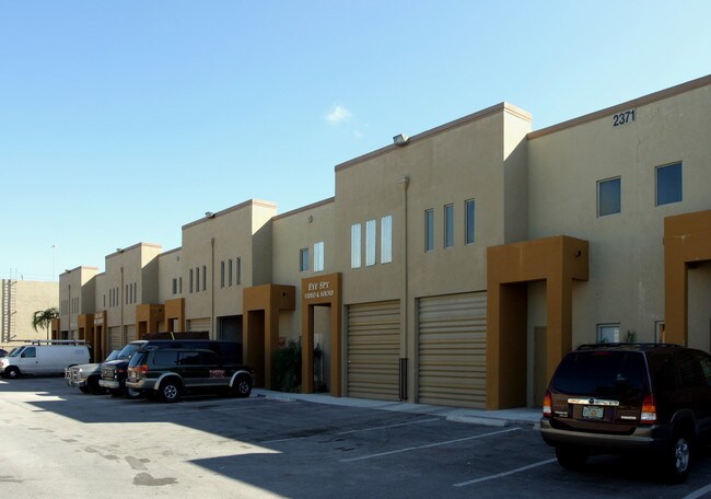 More details for 2371 W 80th St, Hialeah, FL - Industrial for Lease
