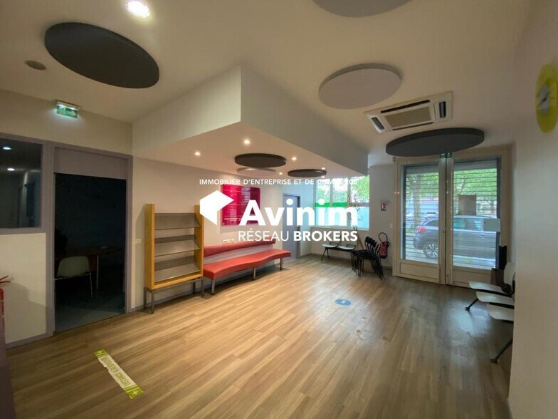 Flex in Le Pont-de-Claix for sale - Building Photo - Image 3 of 30