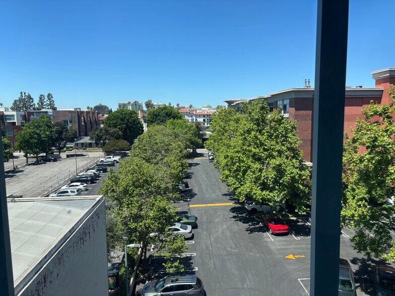 99 S Lake Ave, Pasadena, CA à louer - Photo du bâtiment - Image 3 de 13