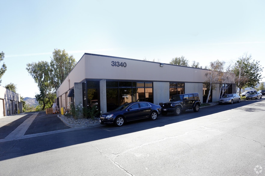 31340 Via Colinas, Westlake Village, CA à louer - Photo du bâtiment - Image 3 de 15