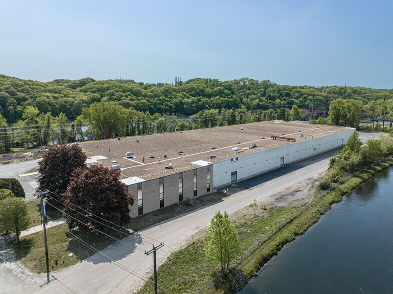 111 Mosher St, Holyoke, MA à vendre - Photo du bâtiment - Image 2 de 12