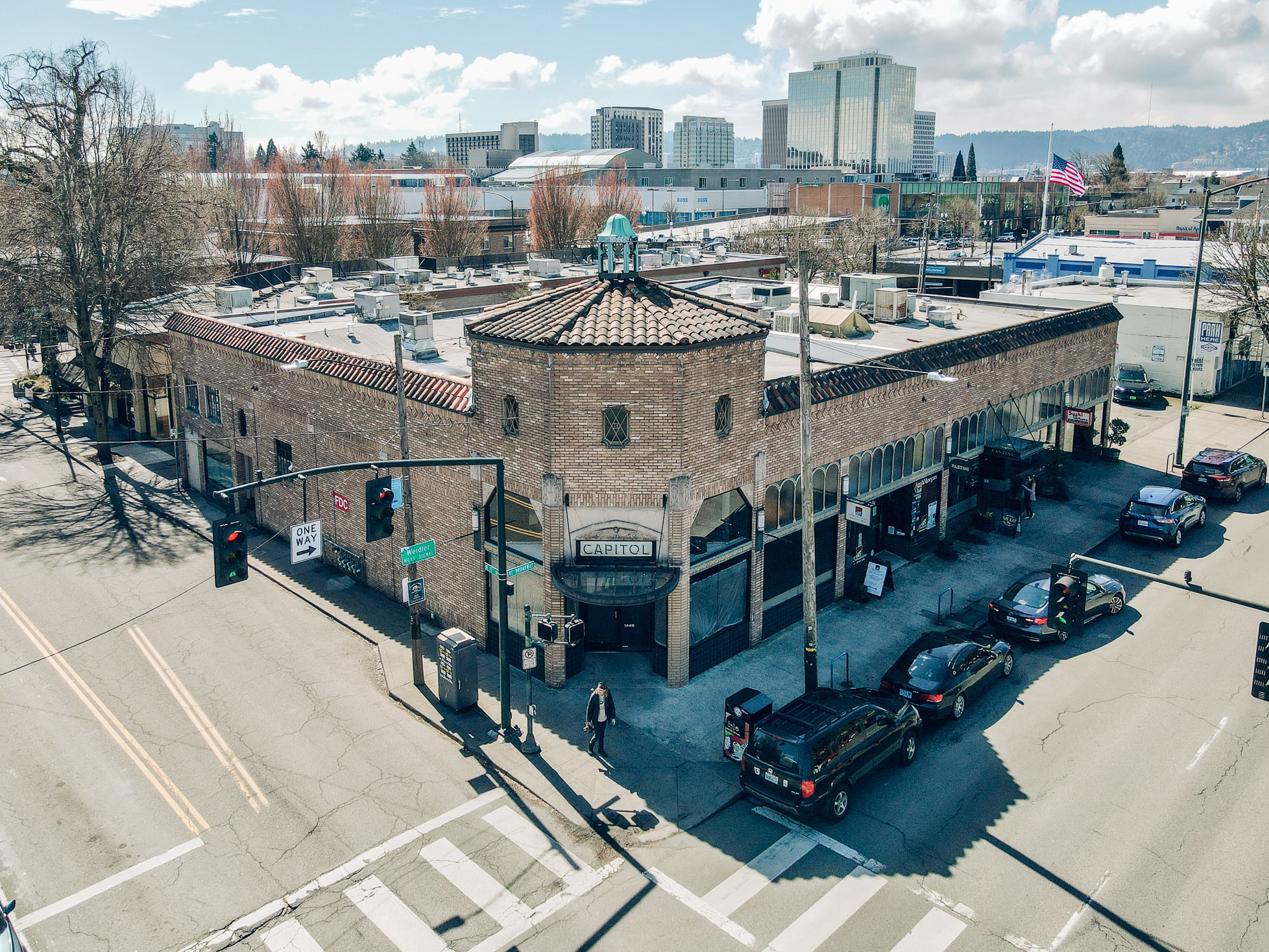 1440 NE Broadway St, Portland, OR for lease Building Photo- Image 1 of 13