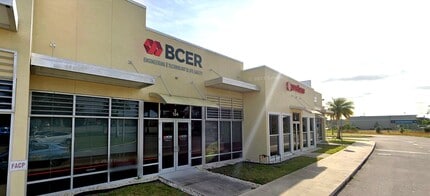 6555 N Wickham Rd, Melbourne, FL à louer Photo du bâtiment- Image 1 de 7