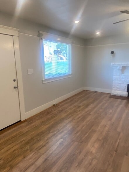 2606 N Ventura Ave, Ventura, CA à louer - Photo du bâtiment - Image 3 de 17
