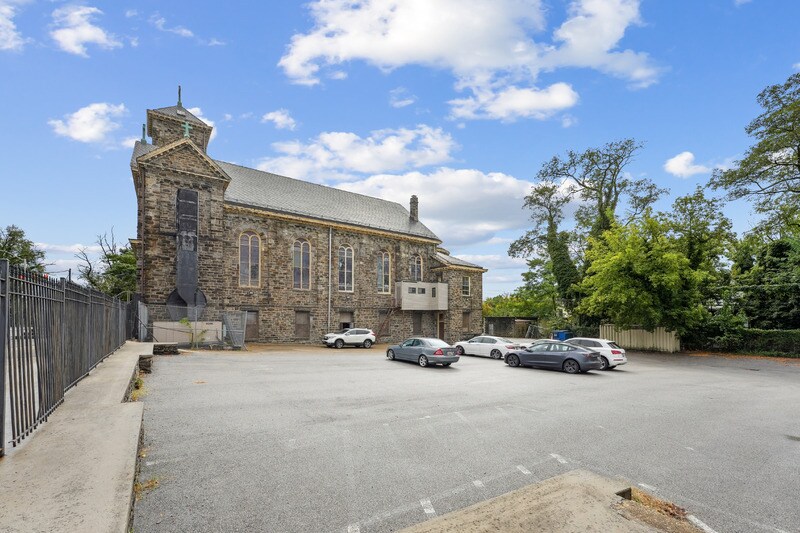 3300 Clifton Ave, Baltimore, MD for sale - Building Photo - Image 2 of 8