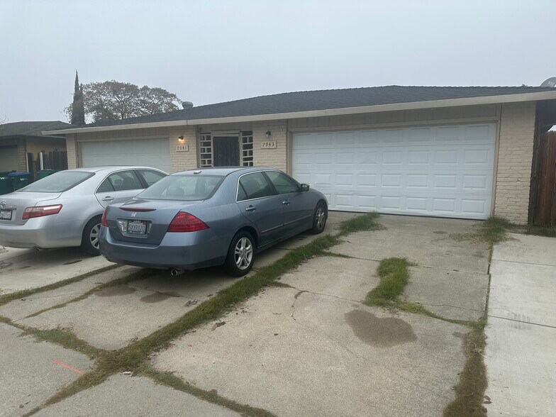 7941 Diana Marie Dr, Stockton, CA à vendre - Photo du bâtiment - Image 2 de 13