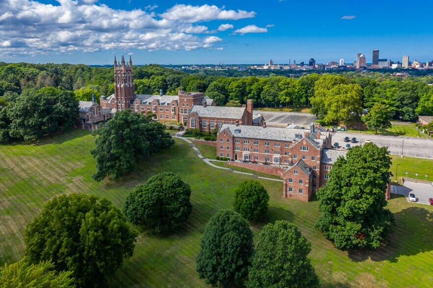 1100 Goodman St S, Rochester, NY à louer - Photo du bâtiment - Image 3 de 18