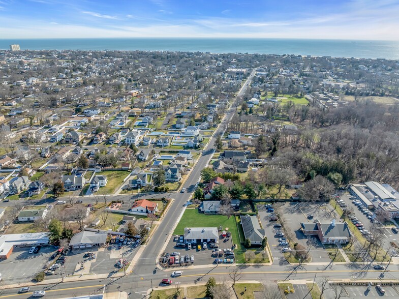 207 Monmouth Rd, Oakhurst, NJ for sale - Aerial - Image 2 of 14