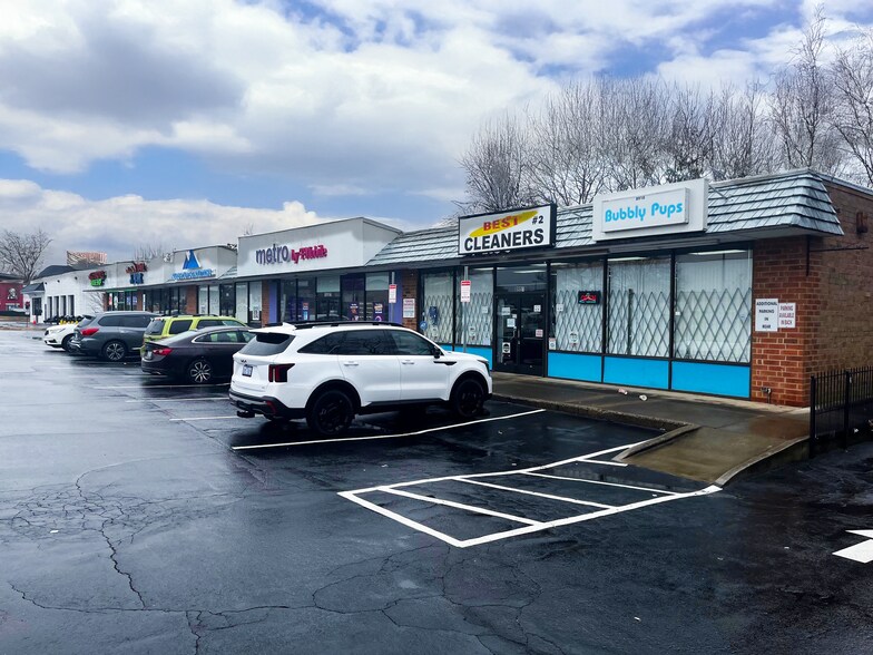 8910-8920 S Tryon St, Charlotte, NC à vendre - Photo du bâtiment - Image 2 de 5