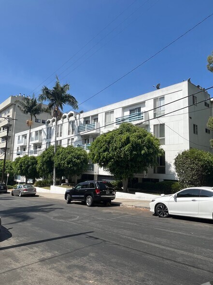 1617 N Fuller Ave, Los Angeles, CA à vendre - Photo du bâtiment - Image 3 de 12