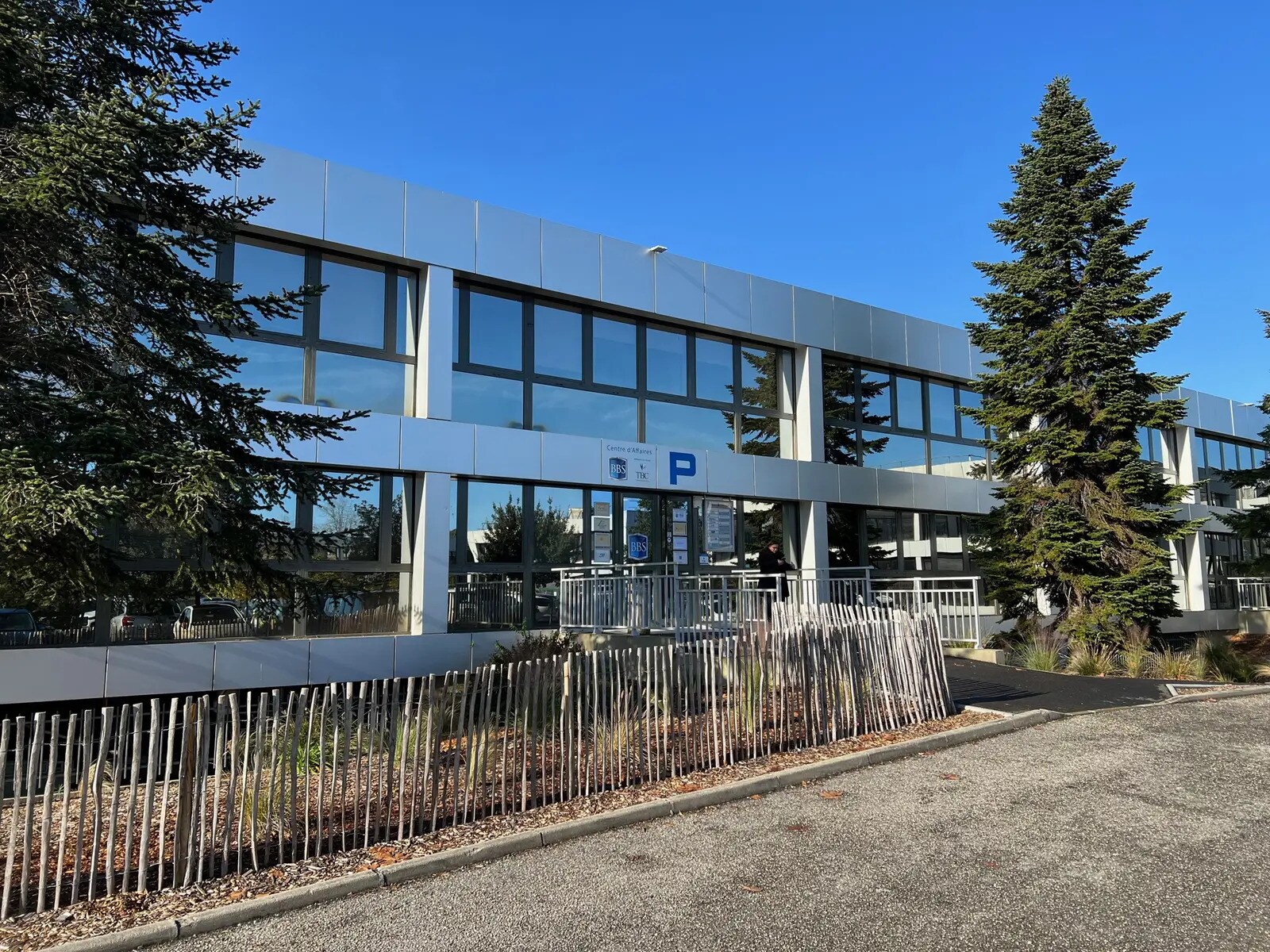 Office in Bordeaux for lease Building Photo- Image 1 of 7