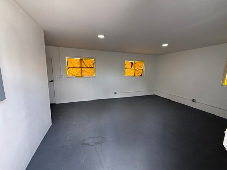 14041 NW 20th Ave, Opa-locka, FL for sale - Building Photo - Image 3 of 9